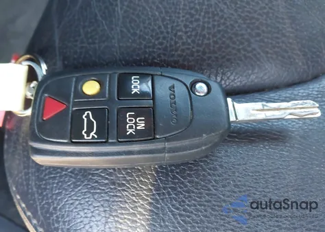 2006 Volvo V70 2.4 from USA, damaged, VIN YV1SW612162573281